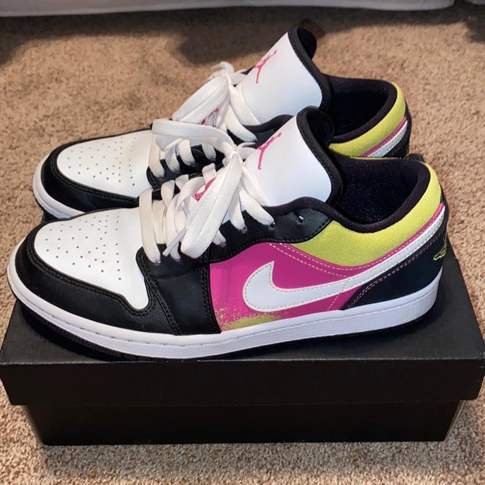 Jordan 1 Low SE